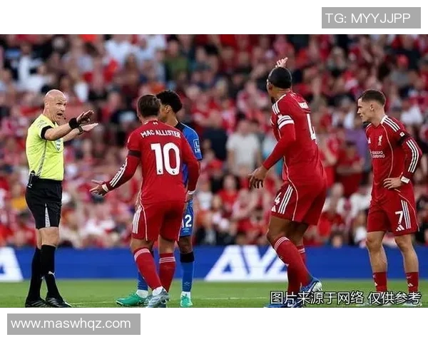 利物浦赛场爆发小插曲,裁判如何处理?